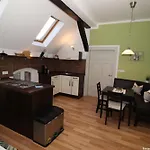 Gutshof Kaemmerich - Dachshoehle Apartamento *