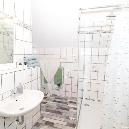 Gutshof Kaemmerich - Dachshoehle * Altkalen