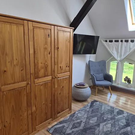 Gutshof Kaemmerich - Dachshoehle Apartamento